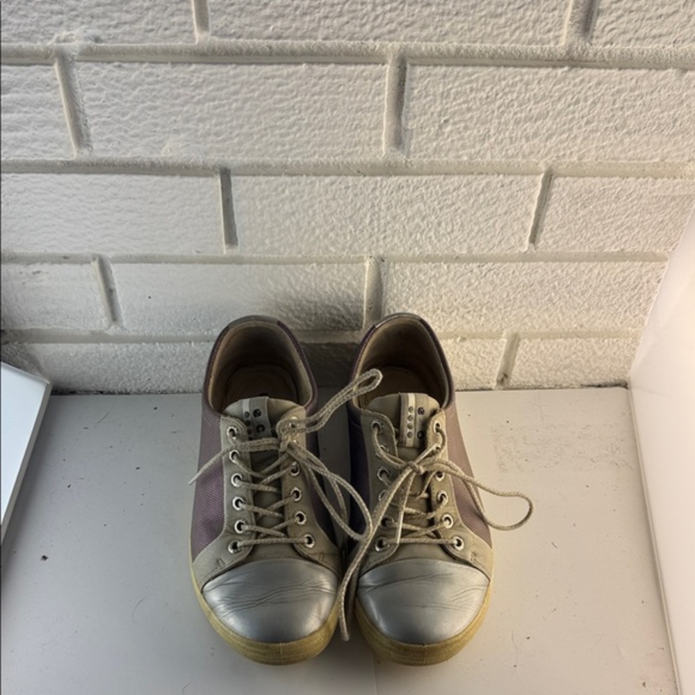 Ecco Beige Leather Interior